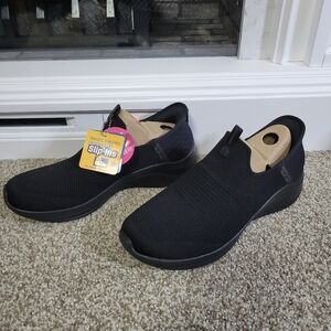 NWT Skechers Slip-ins Ultra Flex Black Sneakers w Air-Cooled Memory Foam, Sz 9.5